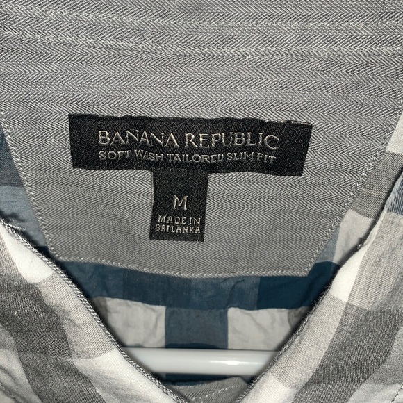 Banana Republic Soft Wash Tailored Slim Fit Shirt - Picture 4 of 4